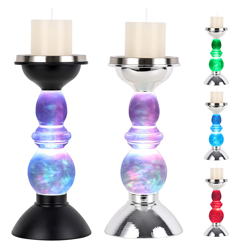 موم بتی کے سایہ کے ساتھ ابر آلود رات کی روشنی